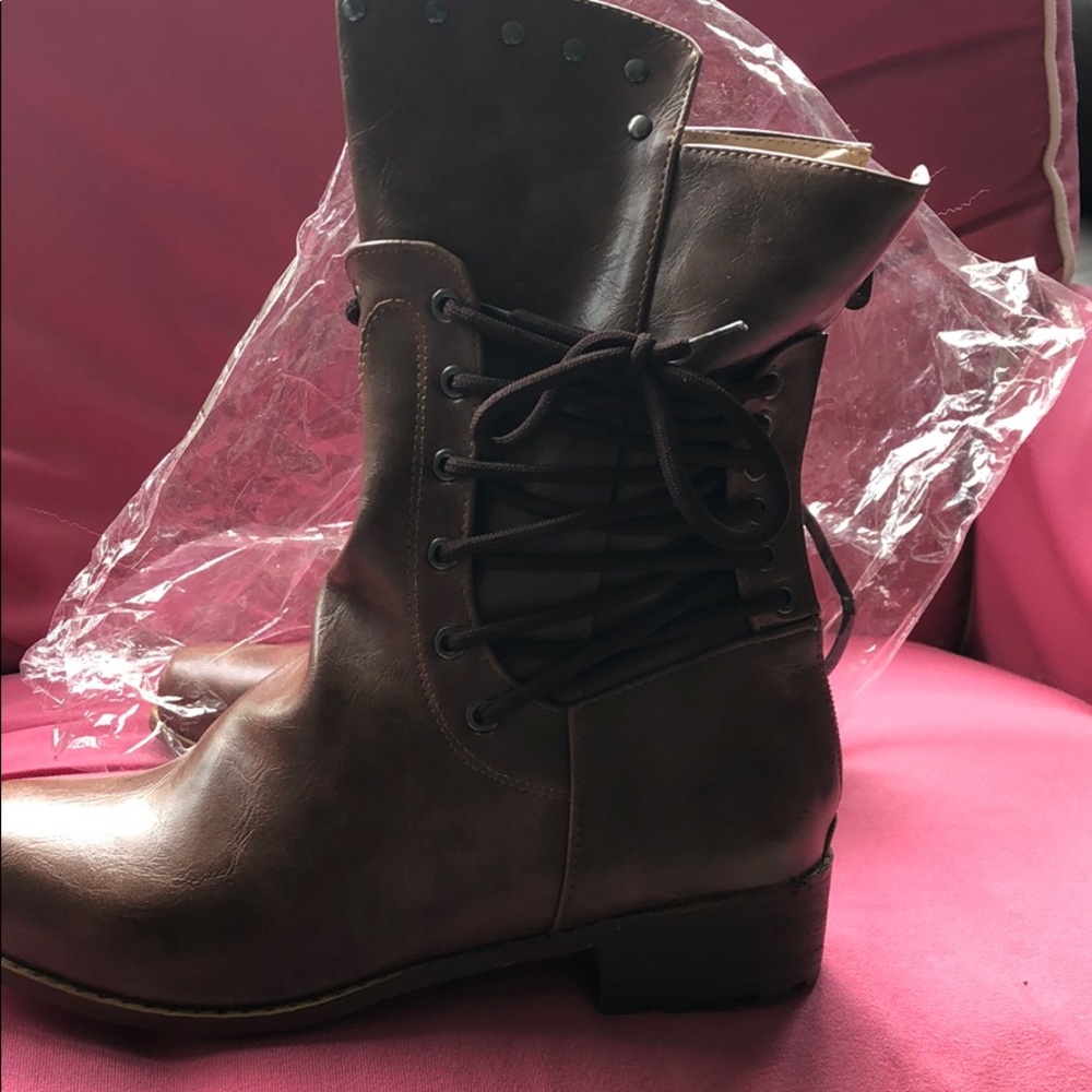 Boots - Picture 2 of 3